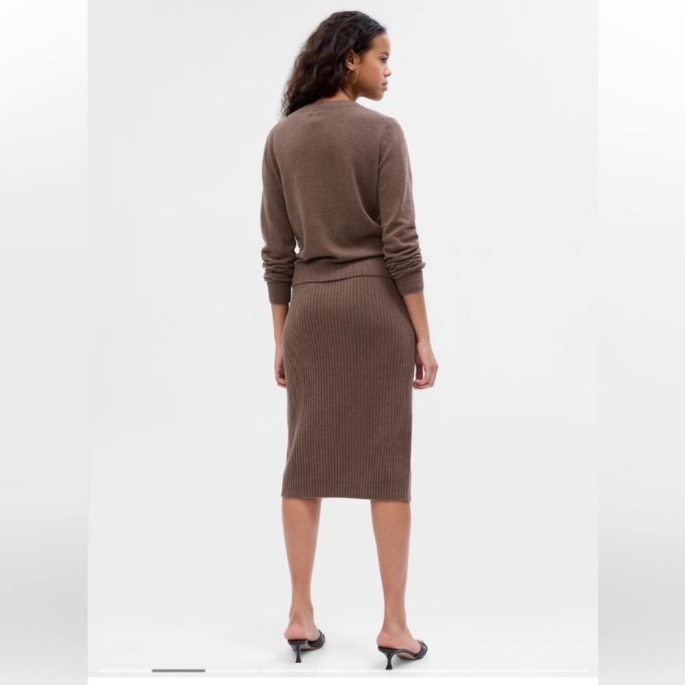 GAP | CashSoft Ribbed Midi Sweater Skirt Cozy Brown Size Medium - Picture 2 of 8